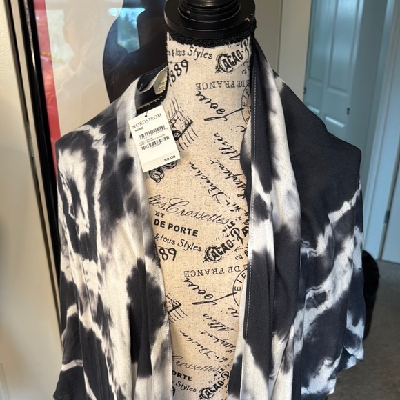 Treasure & Bond Black and White Blouse with Flowing Sleeves - Picture 2 of 6